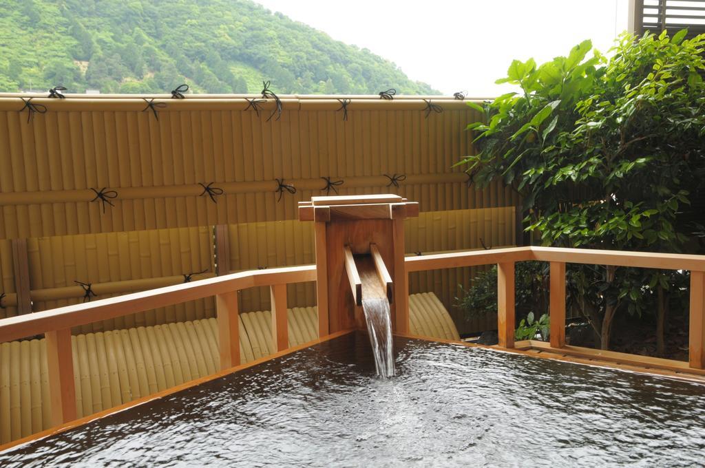 Yugawara Onsen Kawasegien Isuzu Hotel Atami  Dış mekan fotoğraf