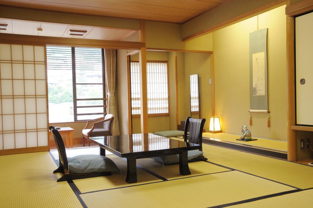 Yugawara Onsen Kawasegien Isuzu Hotel Atami  Dış mekan fotoğraf